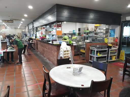 Pak Li Kopitiam Kemuning Utama, Giant Pak Li Kopitiam Kemuning Utama, Giant